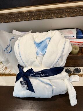 “TOMMY BAHAMA” Super Plush Robe NWT